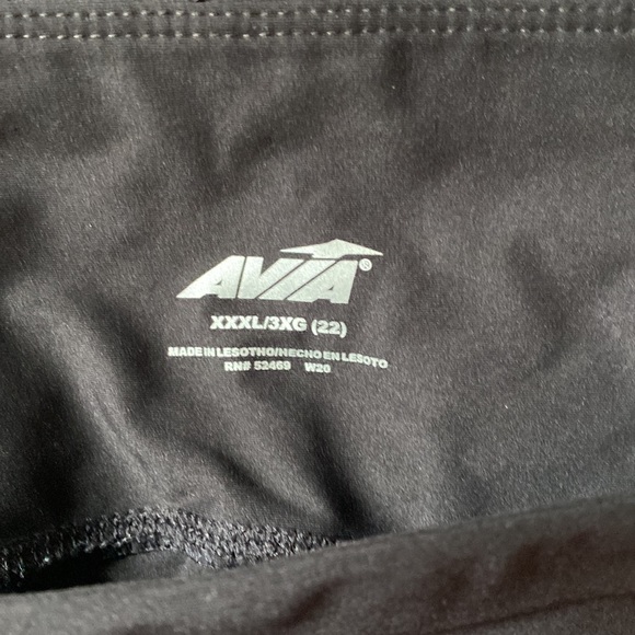 LOT 3️⃣ Avia Athletic Leggings - Picture 2 of 2